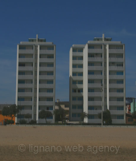 Apartments und Wohnungen mit Meeresblick in Lignano Sabbiadoro foto