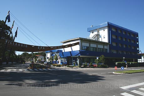 A Getur vakacio falu bejarata Lignano Sabbiadoroban foto